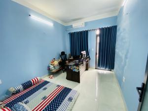 Bán nhà hẻm 5m , gần Phạm Văn Đồng , 3 tầng, Thủ Đức, 80m2 , 8.x tỷ